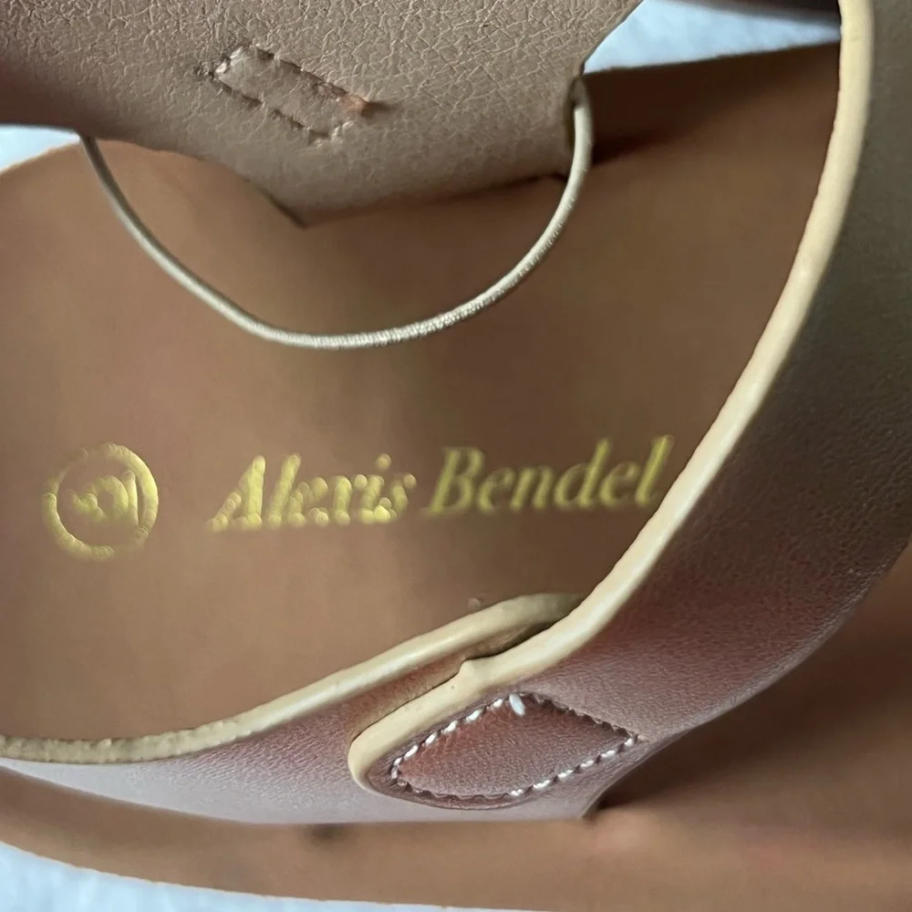 Alexis Bendel Cute‎ Girl’s Gold Sandals with Ankle Strap, Size 6, NWT